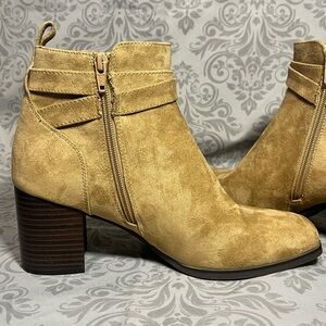 Sonoma Goods for Life Tan Faux Suede Buckle Ankle Boots 9.5